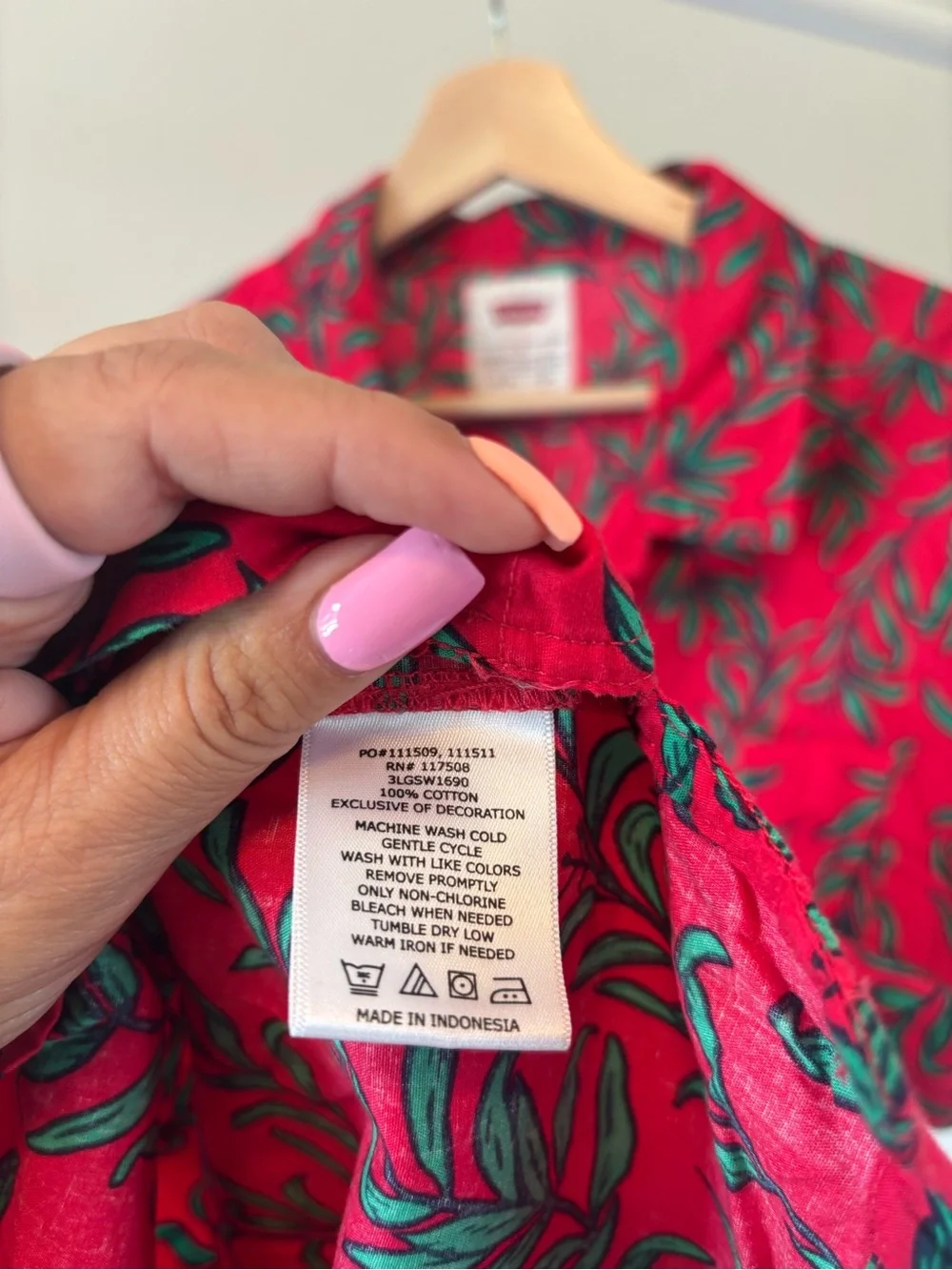 Levi's Red Tropical Print Button Down Shirt | 100% cotton | Size Large